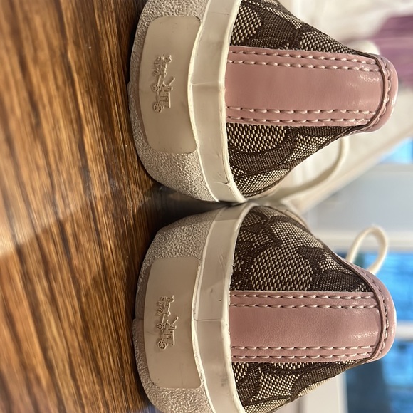 Coach sneakers with pink trim - Picture 5 of 5